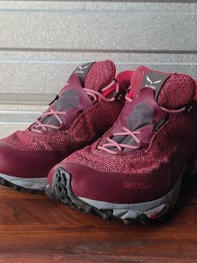 Salewa Women’s 9 Gore-tex Trail Running Shoes